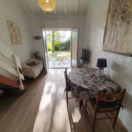 Apartment Duplex Au Pres De Royan - 4 *