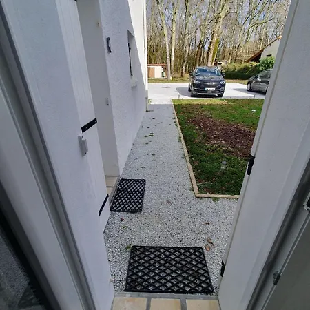 Apartment Duplex Au Pres De Royan - 4 *